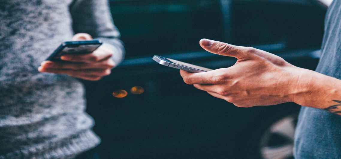 celular compartiendo datos moviles