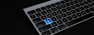 teclado con tecla de Inteligencia artificial